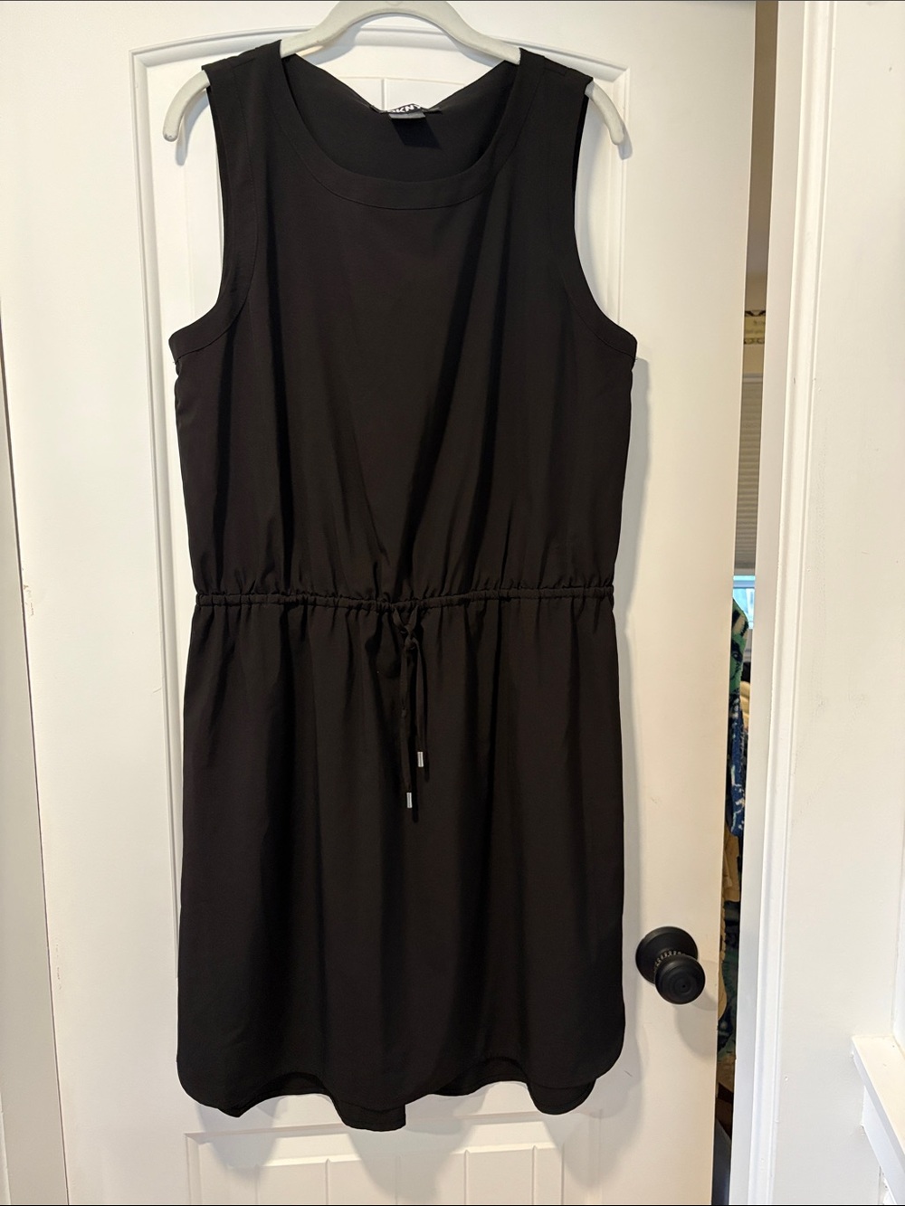 DKNY SLEEVELESS BLACK DRESS